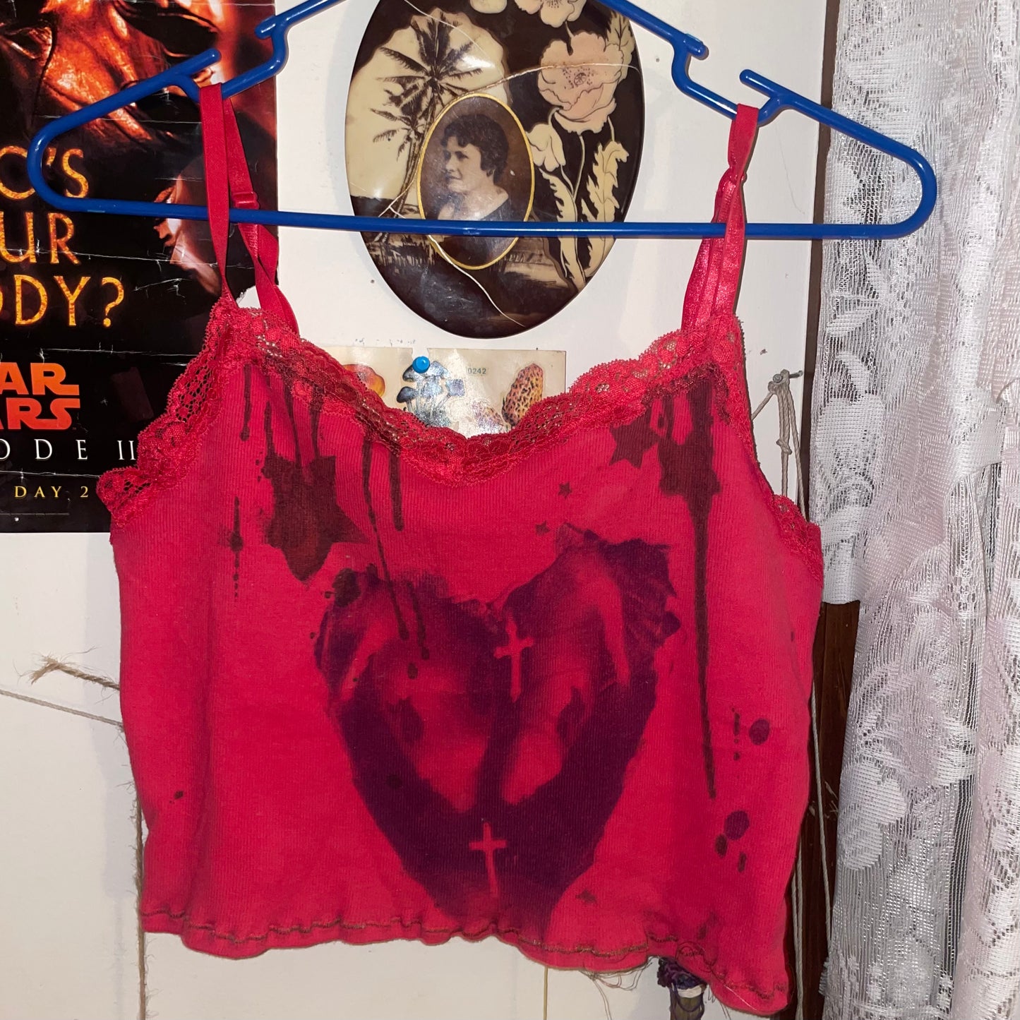 Large red skull heart tank