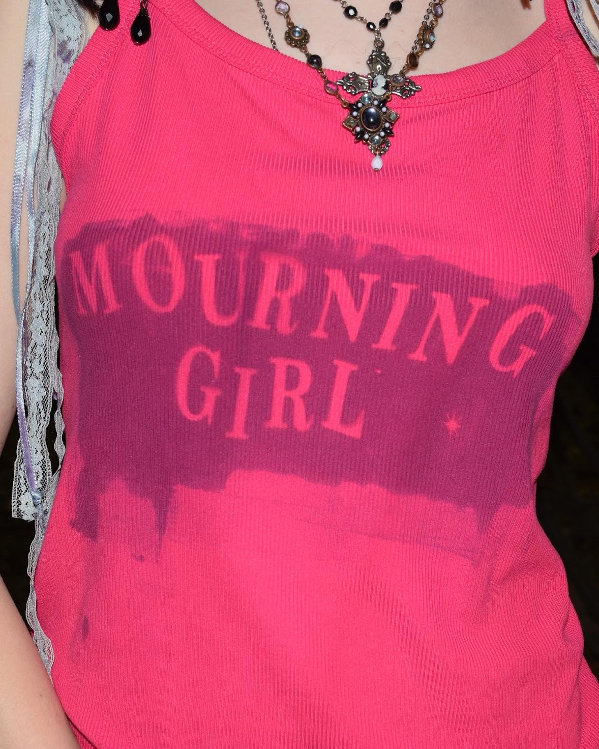 ☆.｡.:*Mourning girl tank top Medium｡.:*☆